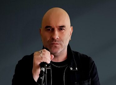 Tuhaf Sorular Serisi 2 / Konuk: Ferit Tunçer