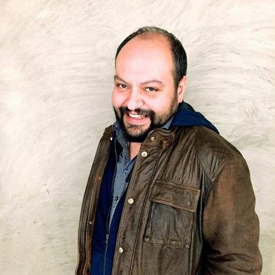 Barış Efendioğlu; “Tutunamayanlar romanındaki Selim’in oyunsuz çekip gidişini içime sindiremediğim için yazdığım bir romandı bu. Tüm hayatını oyunlarla yaşayan birinin son bir oyunu olmalıydı son sözü yerine geçecek, ben de o oyunu yazmaya çalıştım.”