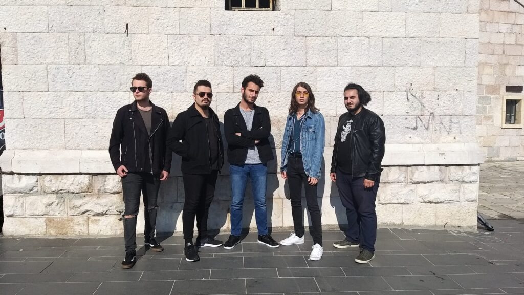 Kapasite; “İlhamı yaşanmışlıklarımızdan, okuduğumuz kitaplardan, şiirlerden ve izlediğimiz filmlerden alıyoruz.”