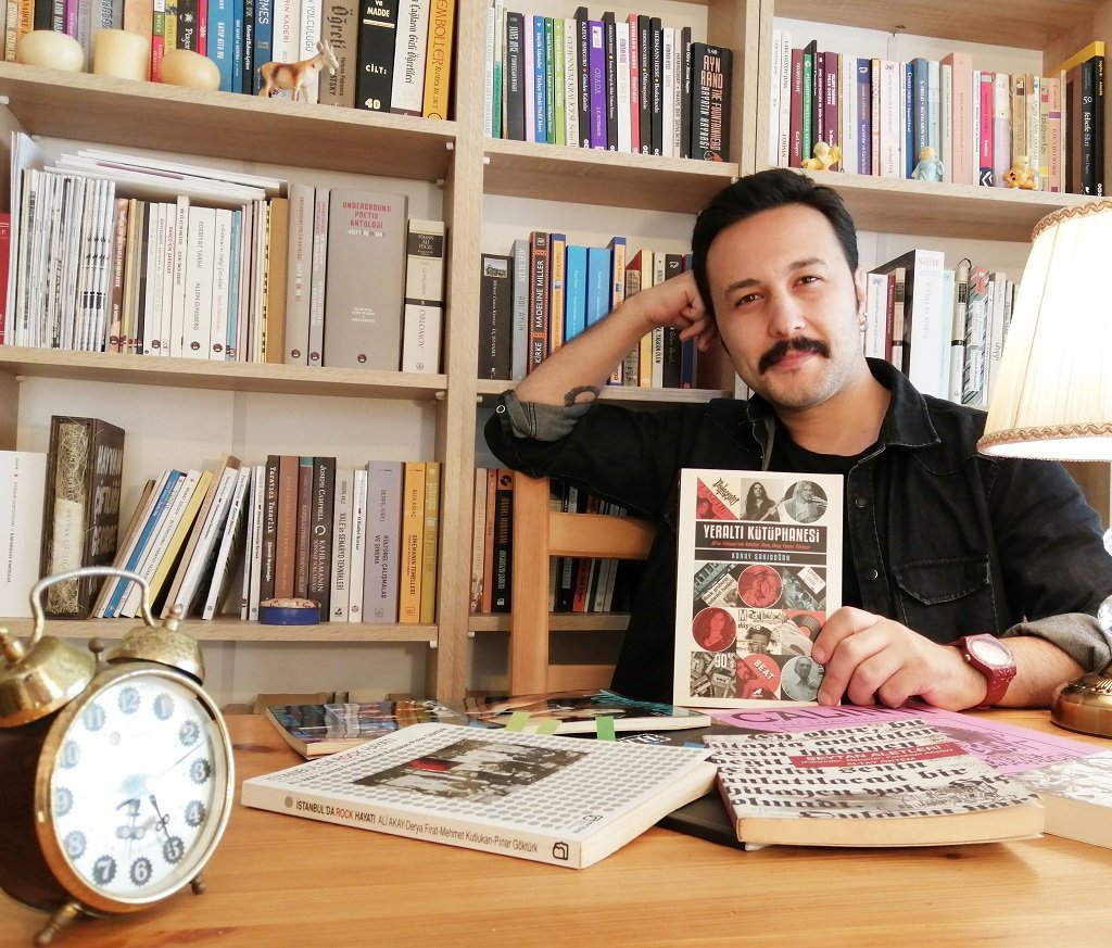 Koray Sarıdoğan; “Beni büyüten kültüre ve eserlere dair bir arşiv işi yapmak istiyordum. Bu bir Rock müzik kitabı olamazdı çünkü ben bir müzik yazarı değil, yazarlık ve editörlük yapan bir edebiyatçıydım”